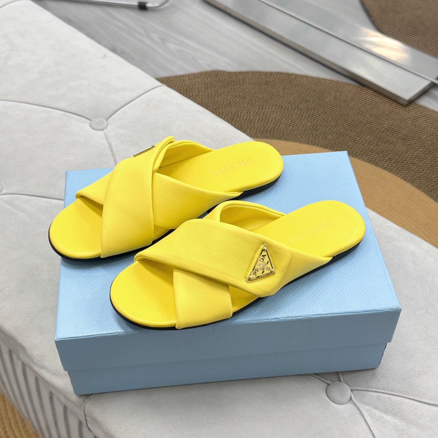 PRADA 25S SLIDE SANDALS IN YELLOW CALFSKIN LOGO - 35