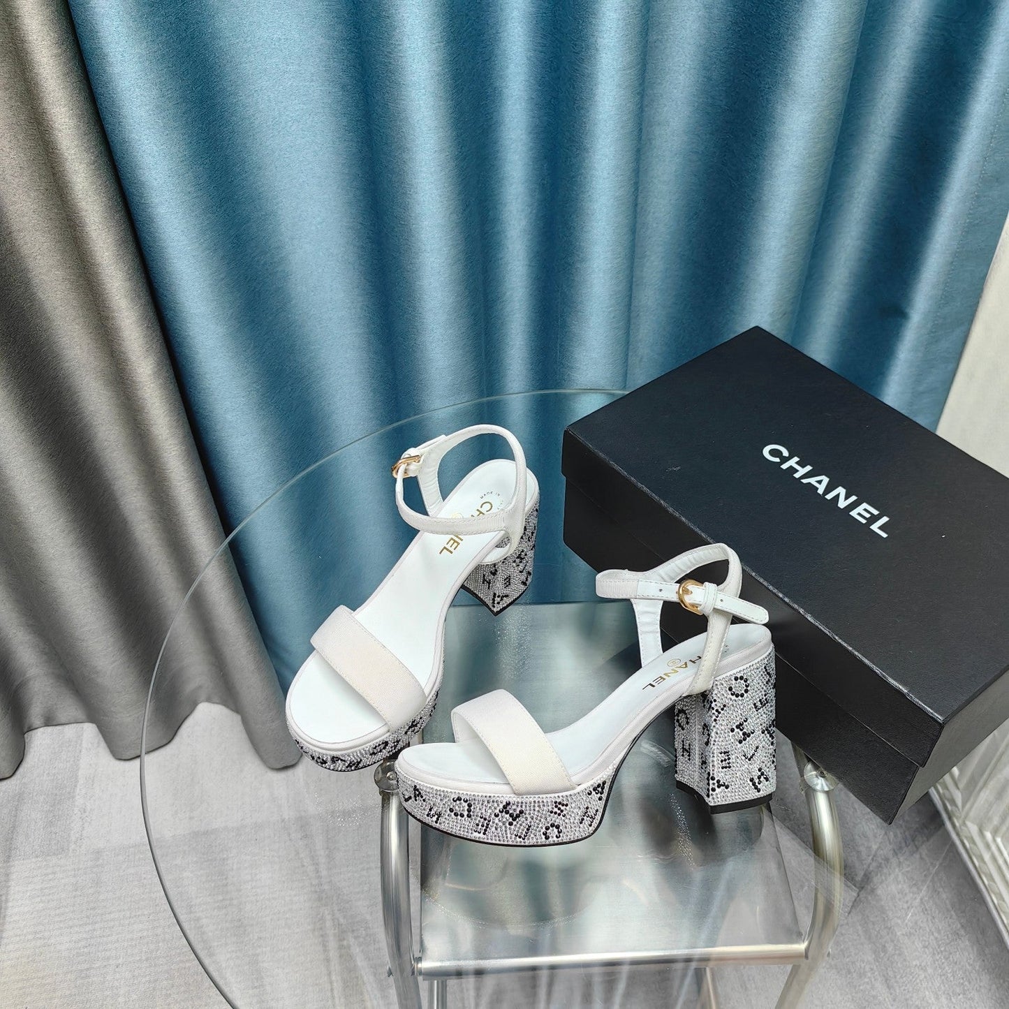 Chunky Heel Rhinestone High Sandals White Lambskin - 35
