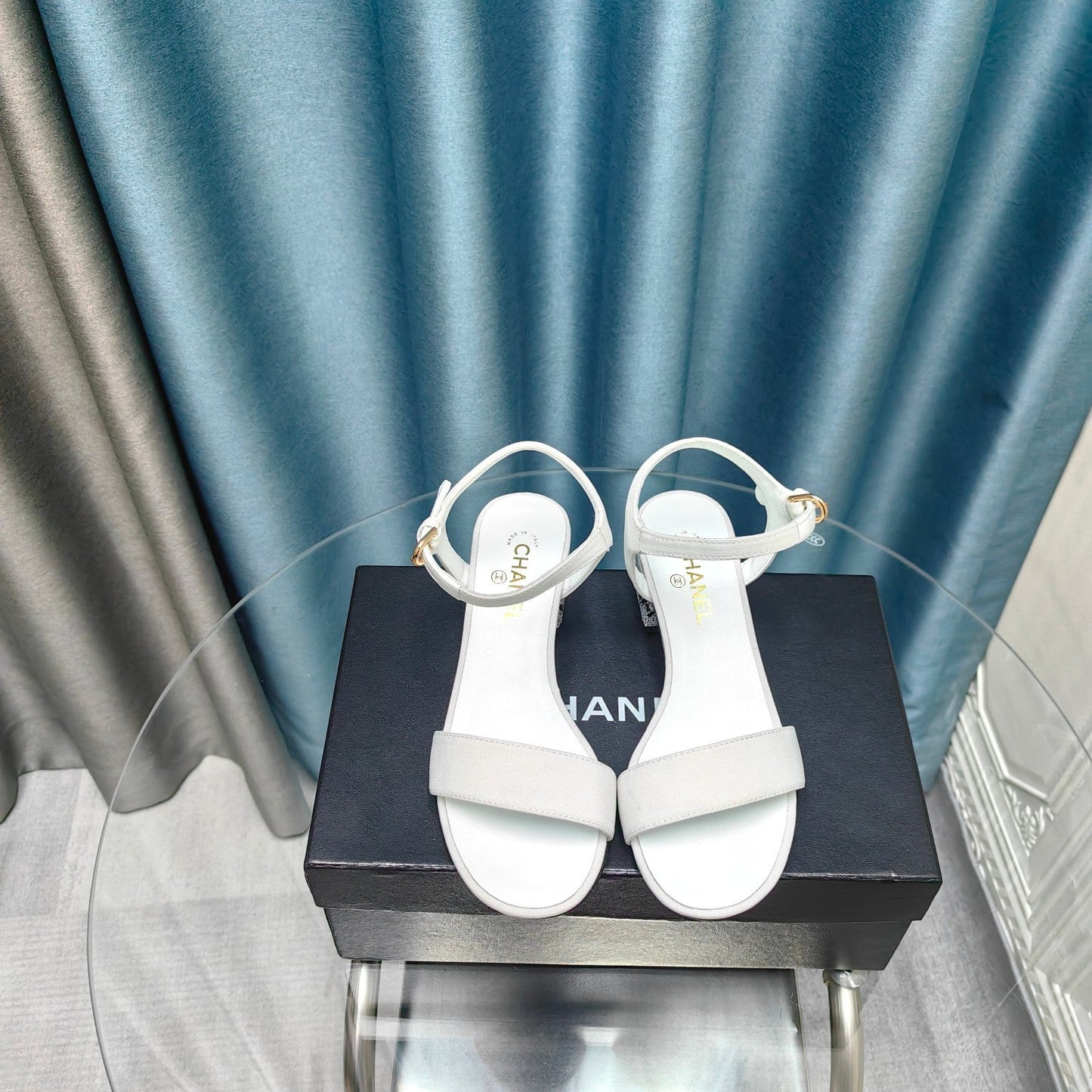 Chunky Heel Rhinestone Sandals White Lambskin - 35