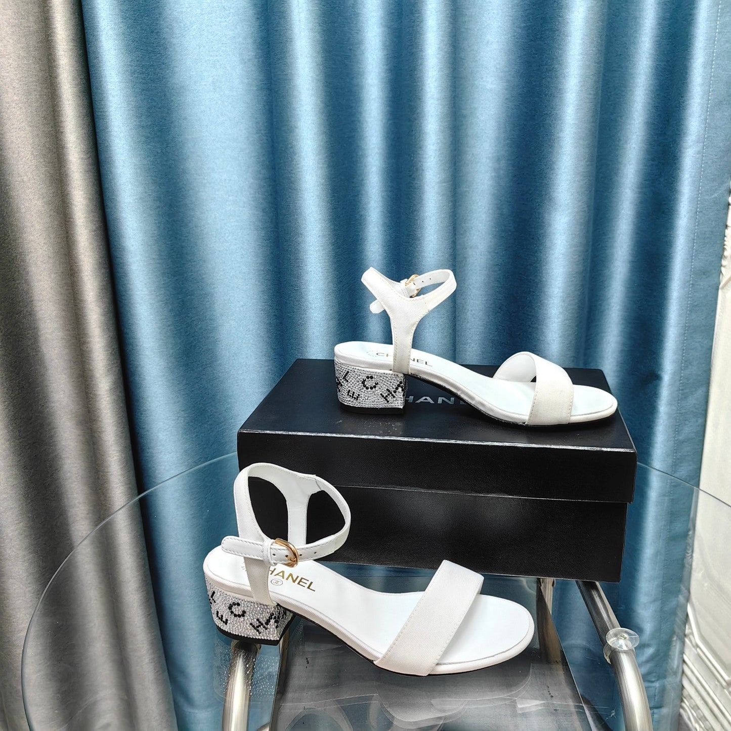 Chunky Heel Rhinestone Sandals White Lambskin - 35