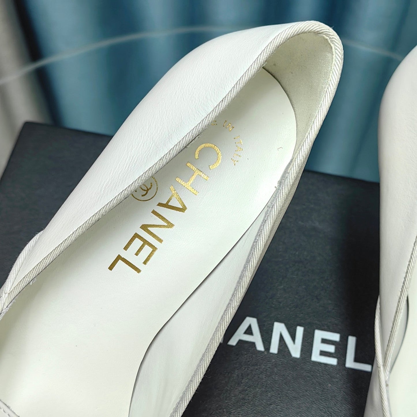HIGH HEELS IN WHITE MIX BLACK SHEEPSKIN - 35