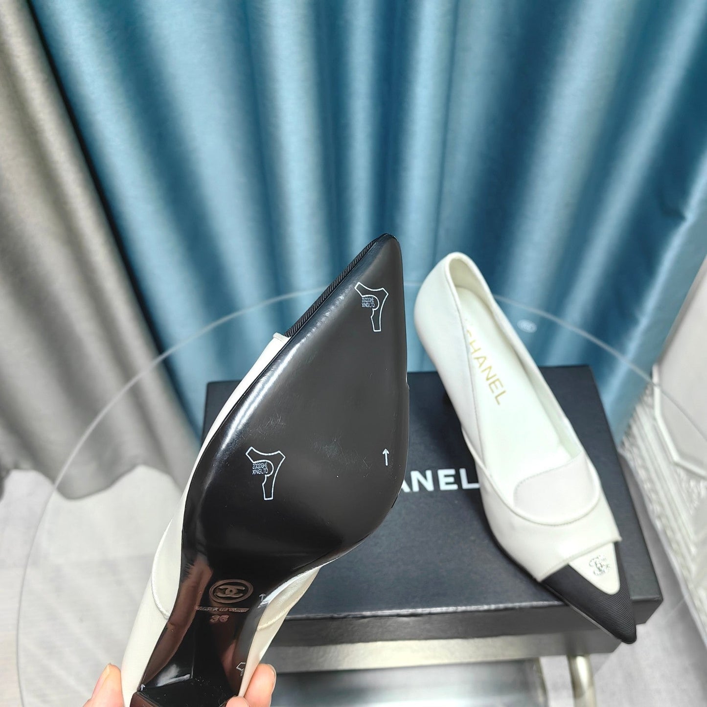 HIGH HEELS IN WHITE MIX BLACK SHEEPSKIN - 35