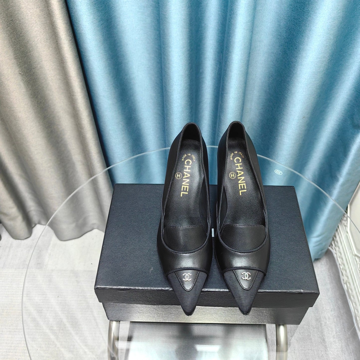 HIGH HEELS IN BLACK SHEEPSKIN - 35