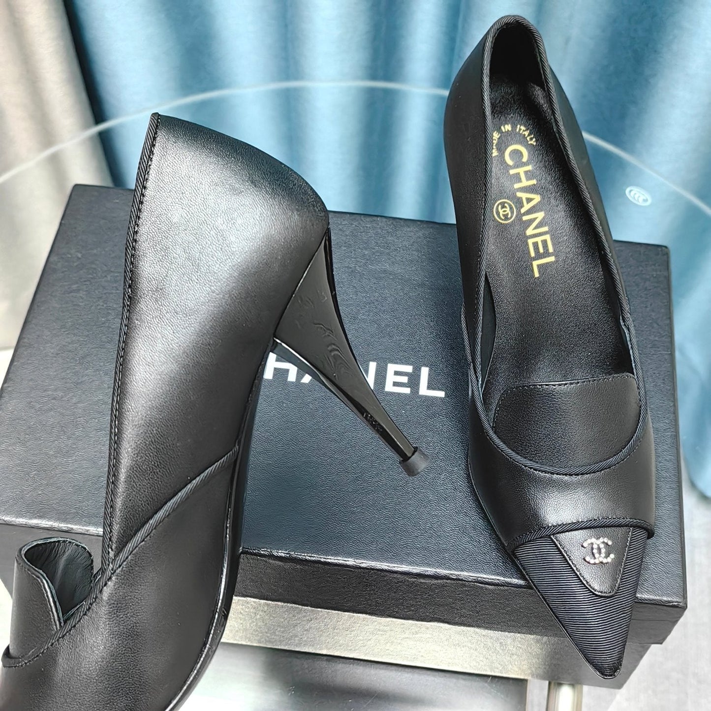 HIGH HEELS IN BLACK SHEEPSKIN - 35