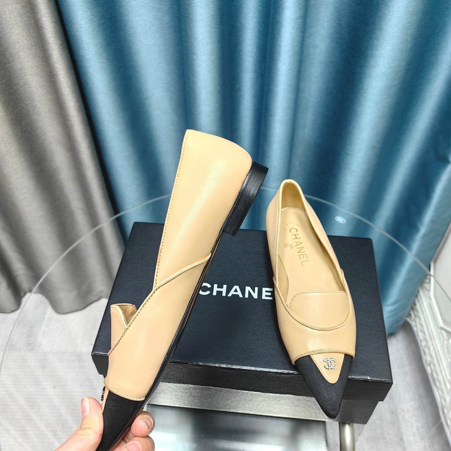 BALLET FLAT DARK CREAM MIX BLACK SHEEPSKIN POINTED TOE - 35