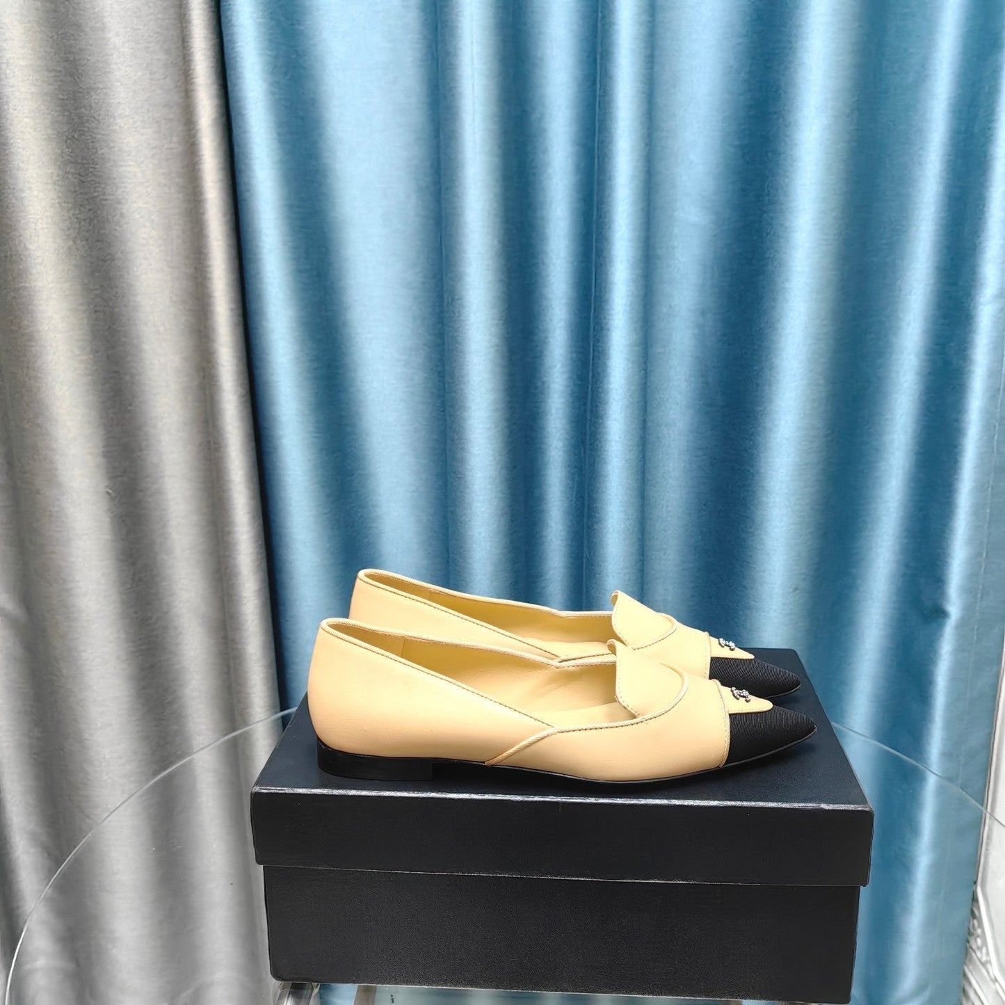 BALLET FLAT DARK CREAM MIX BLACK SHEEPSKIN POINTED TOE - 35