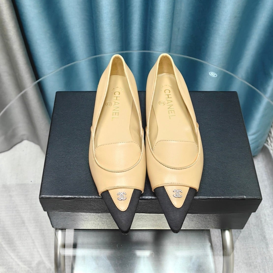 BALLET FLAT DARK CREAM MIX BLACK SHEEPSKIN POINTED TOE - 35