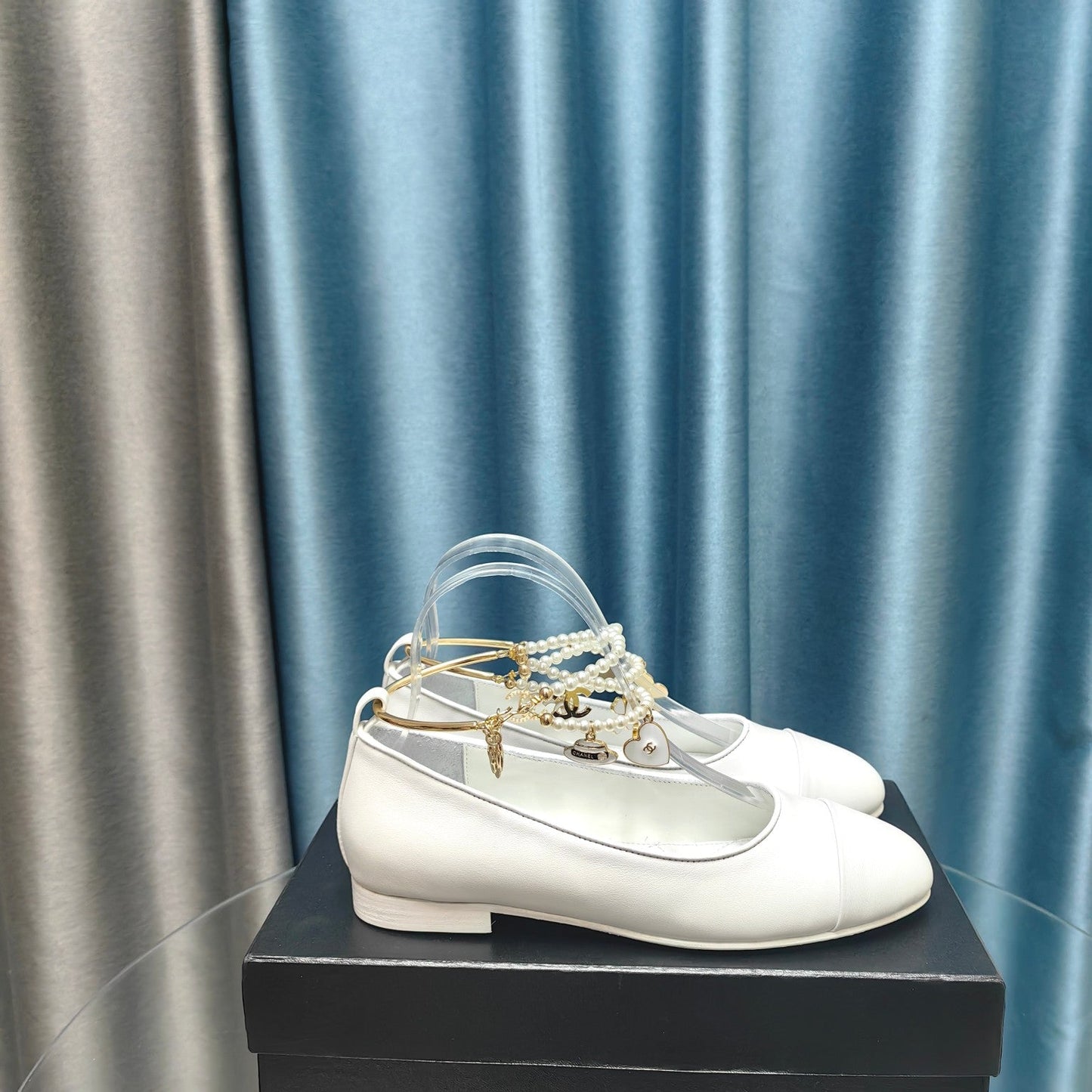 MARY JANE WITH PEARL STRAP IN WHITE LAMBSKIN - 35