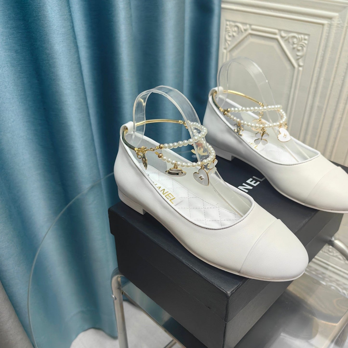 MARY JANE WITH PEARL STRAP IN WHITE LAMBSKIN - 35