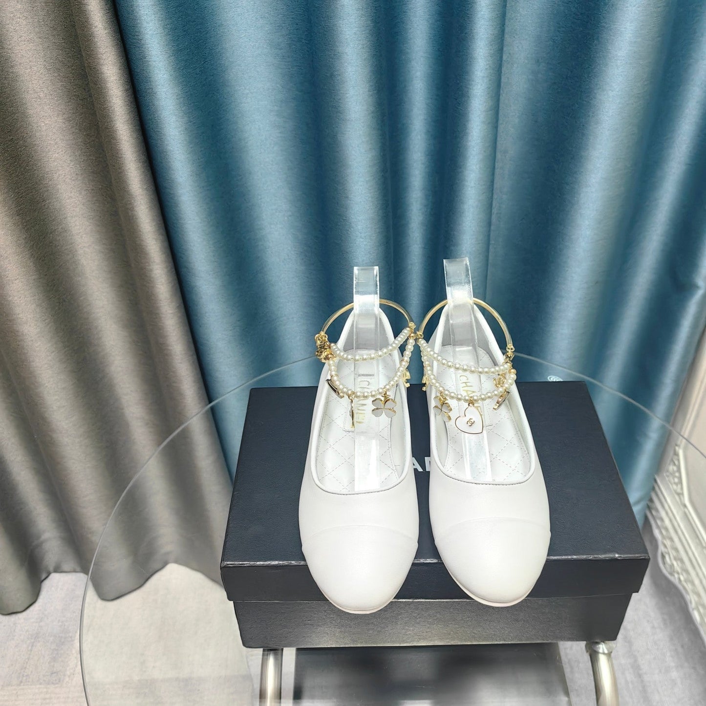 MARY JANE WITH PEARL STRAP IN WHITE LAMBSKIN - 35