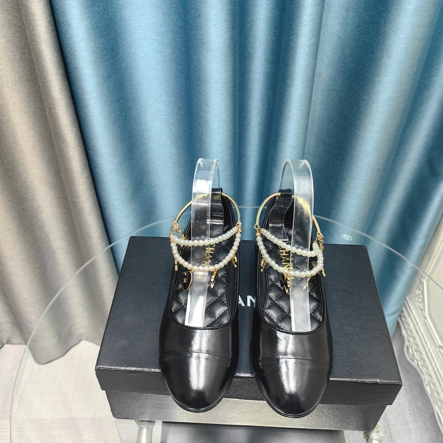 MARY JANE WITH PEARL STRAP IN GLOSSY BLACK LAMBSKIN - 35
