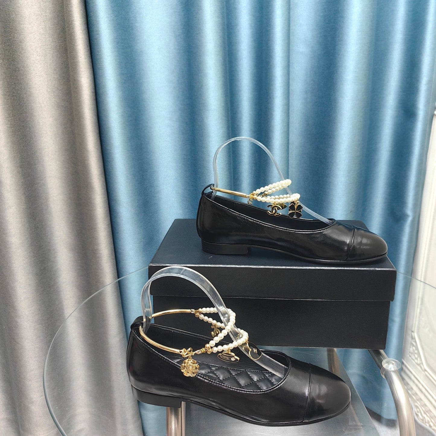 MARY JANE WITH PEARL STRAP IN GLOSSY BLACK LAMBSKIN - 35