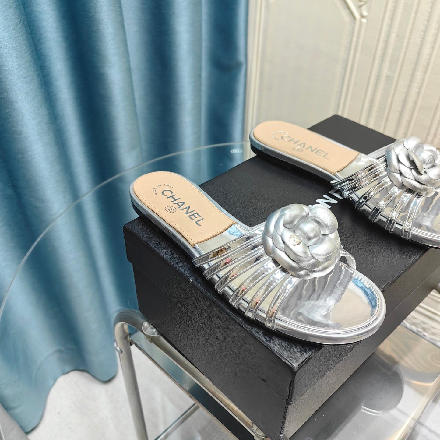 Camellia Slide Slippers Silver Lambskin - 35
