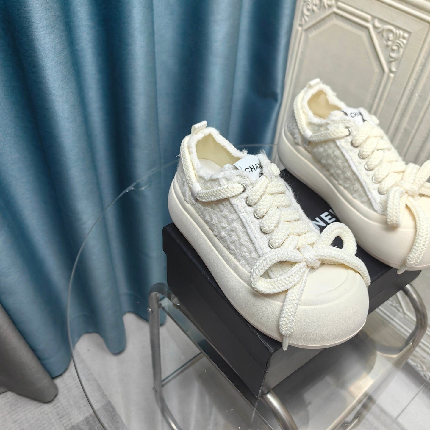 THICK-SOLED SHOES IN WHITE WOVEN WOOL - 35