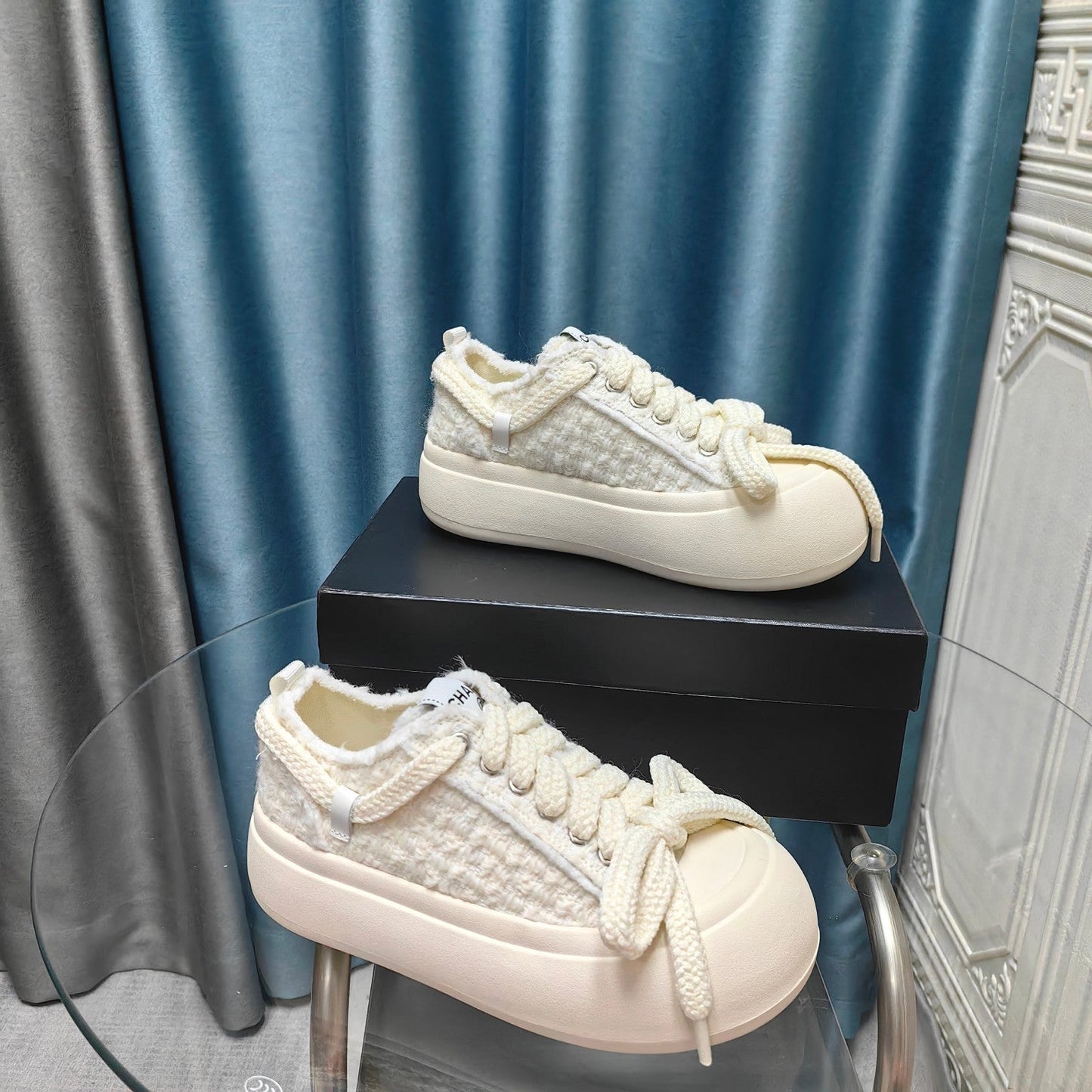 THICK-SOLED SHOES IN WHITE WOVEN WOOL - 35