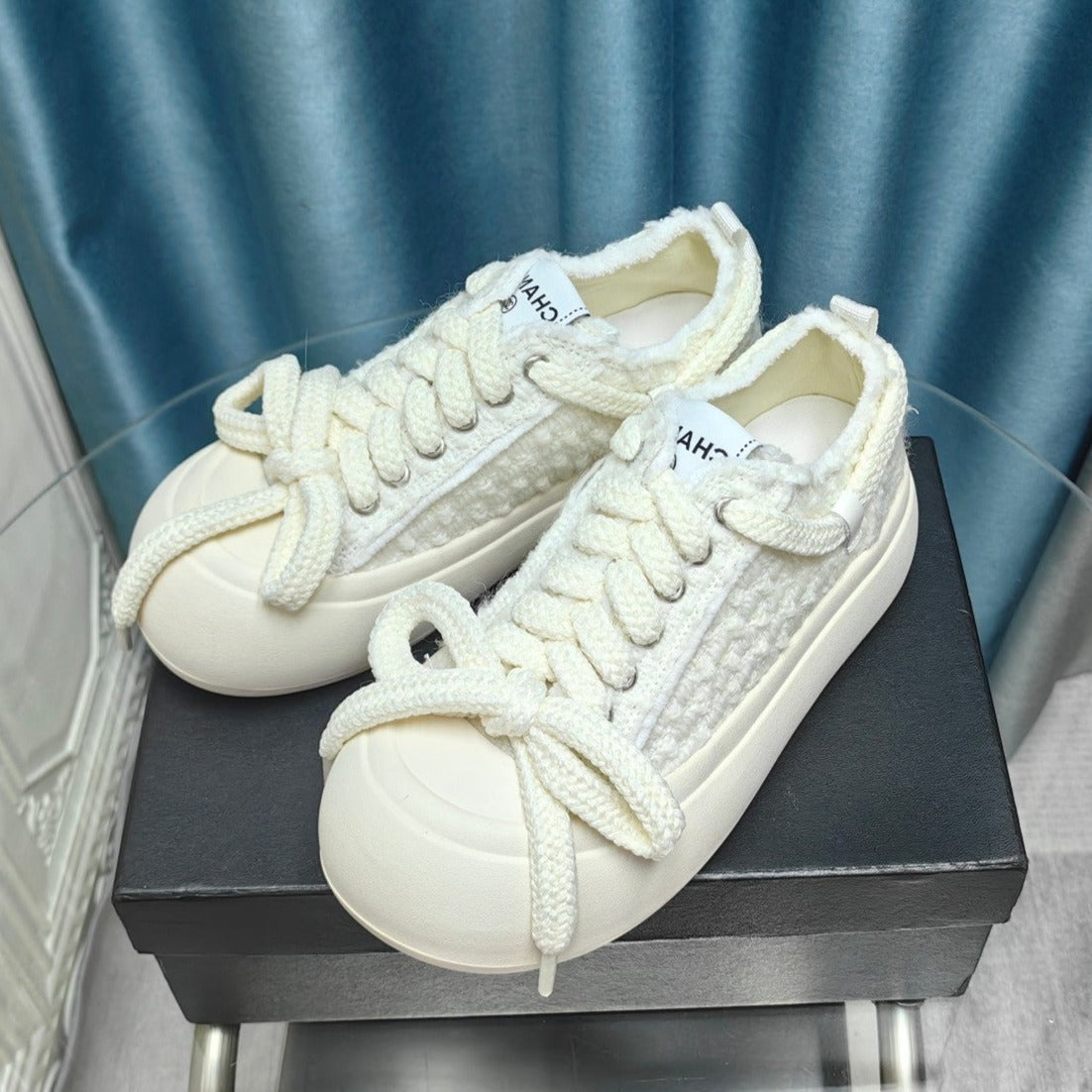 THICK-SOLED SHOES IN WHITE WOVEN WOOL - 35