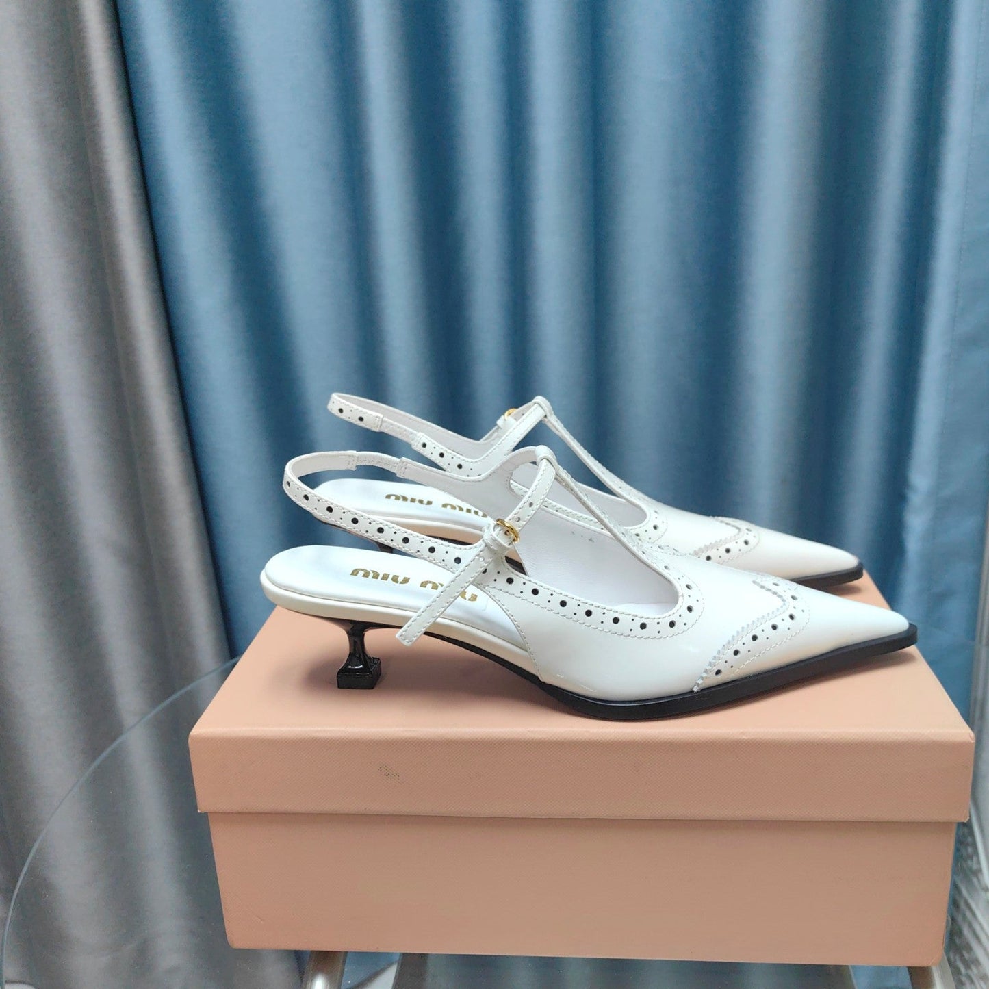 SLINGBACK WHITE LAMBSKIN WITH T- STRAPS - 35