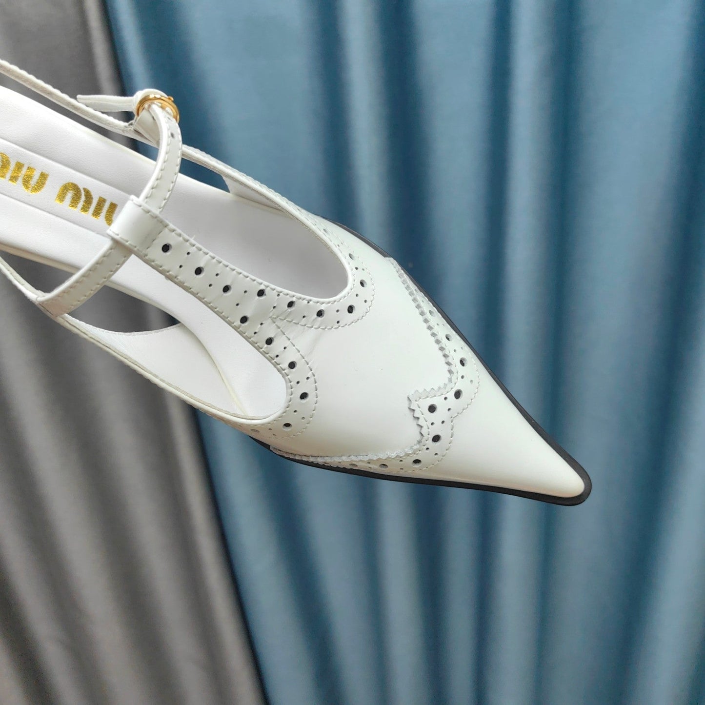 SLINGBACK WHITE LAMBSKIN WITH T- STRAPS - 35