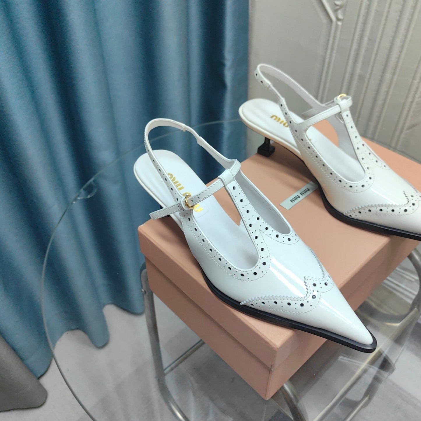 SLINGBACK WHITE LAMBSKIN WITH T- STRAPS - 35