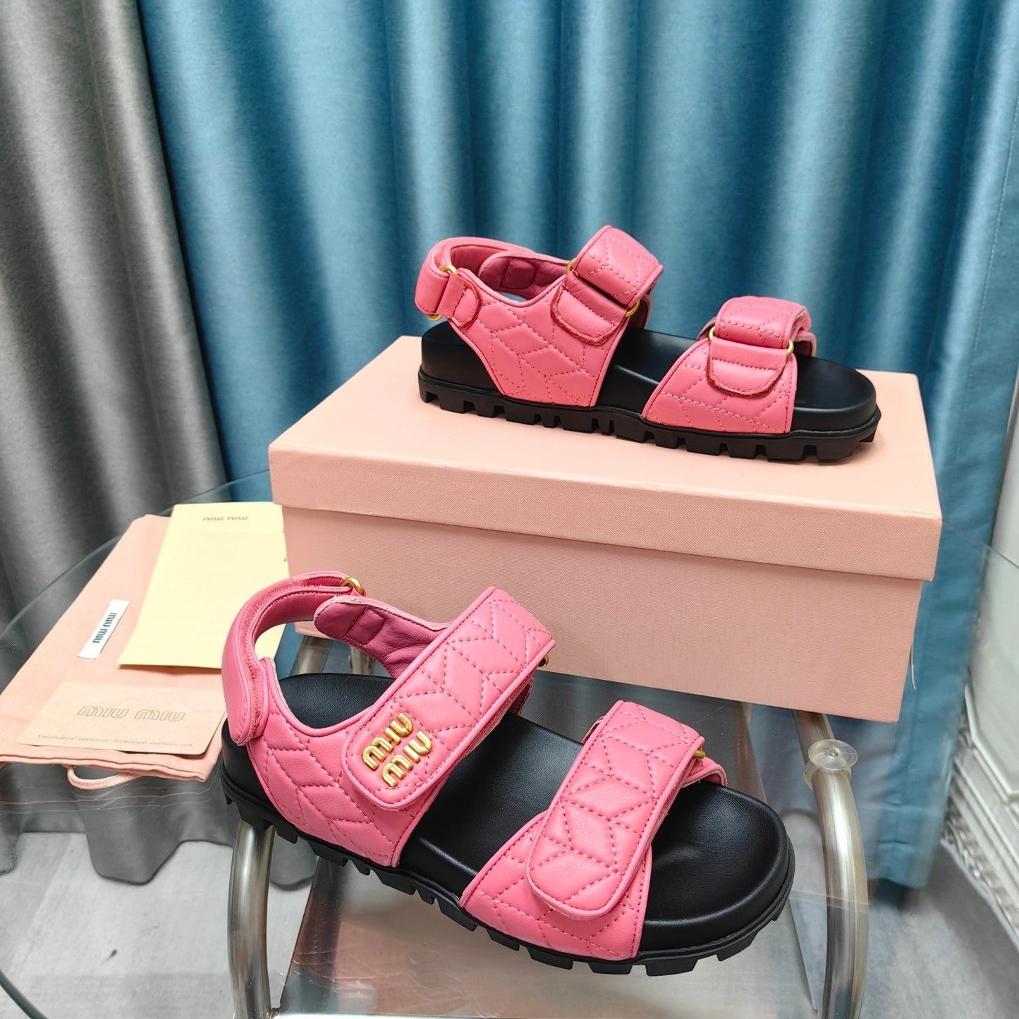 SANDALS BLACK MIX PINK SHEEPSKIN WITH HORIZONTAL STRAPS - 35