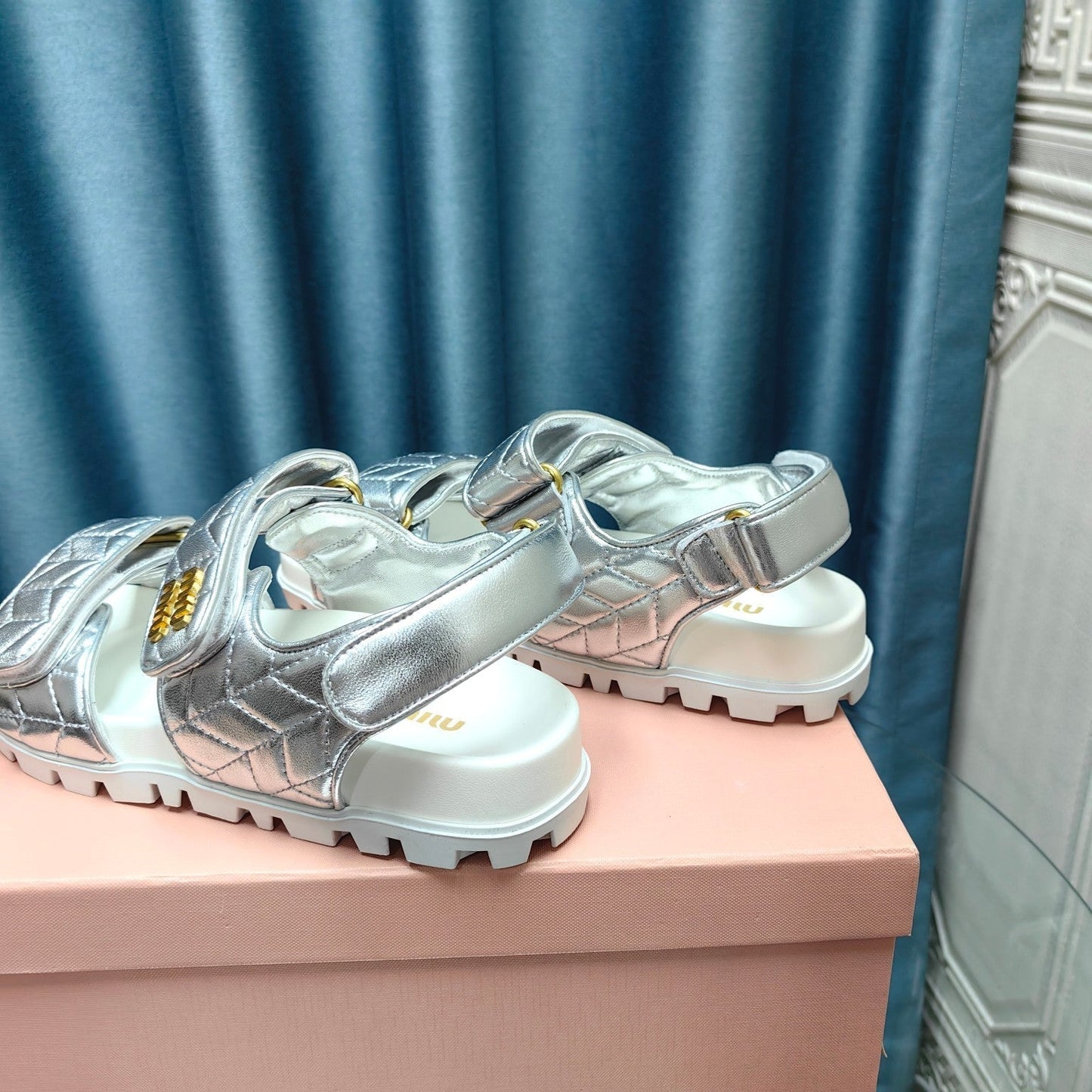 SANDALS WHITE MIX SILVER SHEEPSKIN WITH HORIZONTAL STRAPS - 35