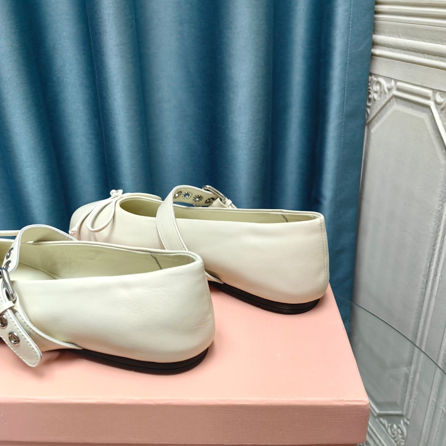 GHOST WHITE BALLET SHOES COWHIDE WITH BUTTON - 35