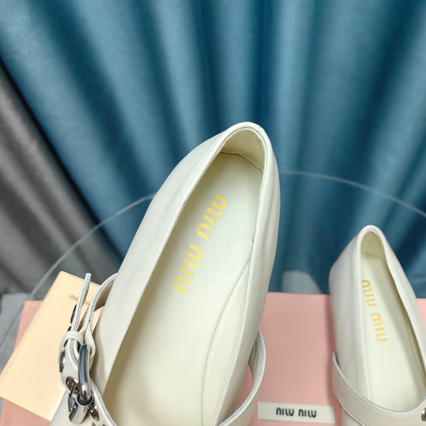 GHOST WHITE BALLET SHOES COWHIDE WITH BUTTON - 35
