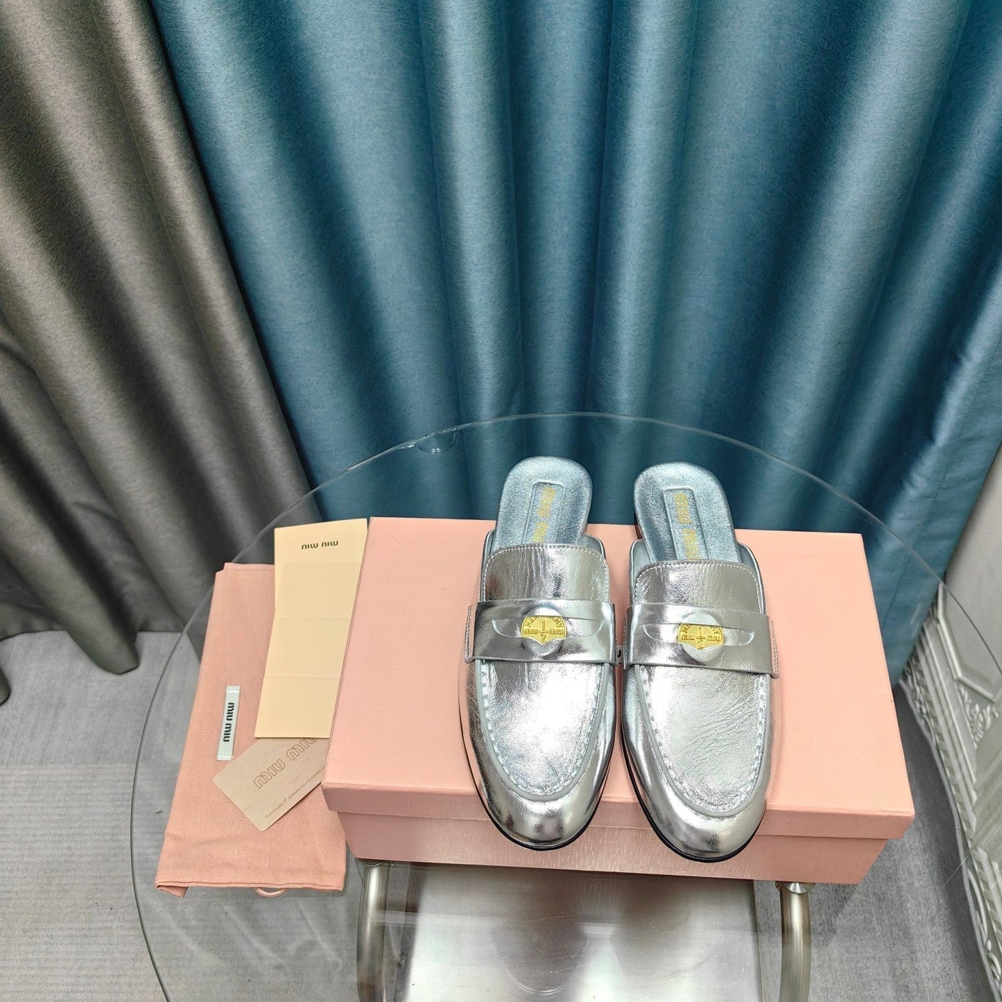 MULES SLIPPERS SILVER COWHIDE WITH GOLD COIN - 35
