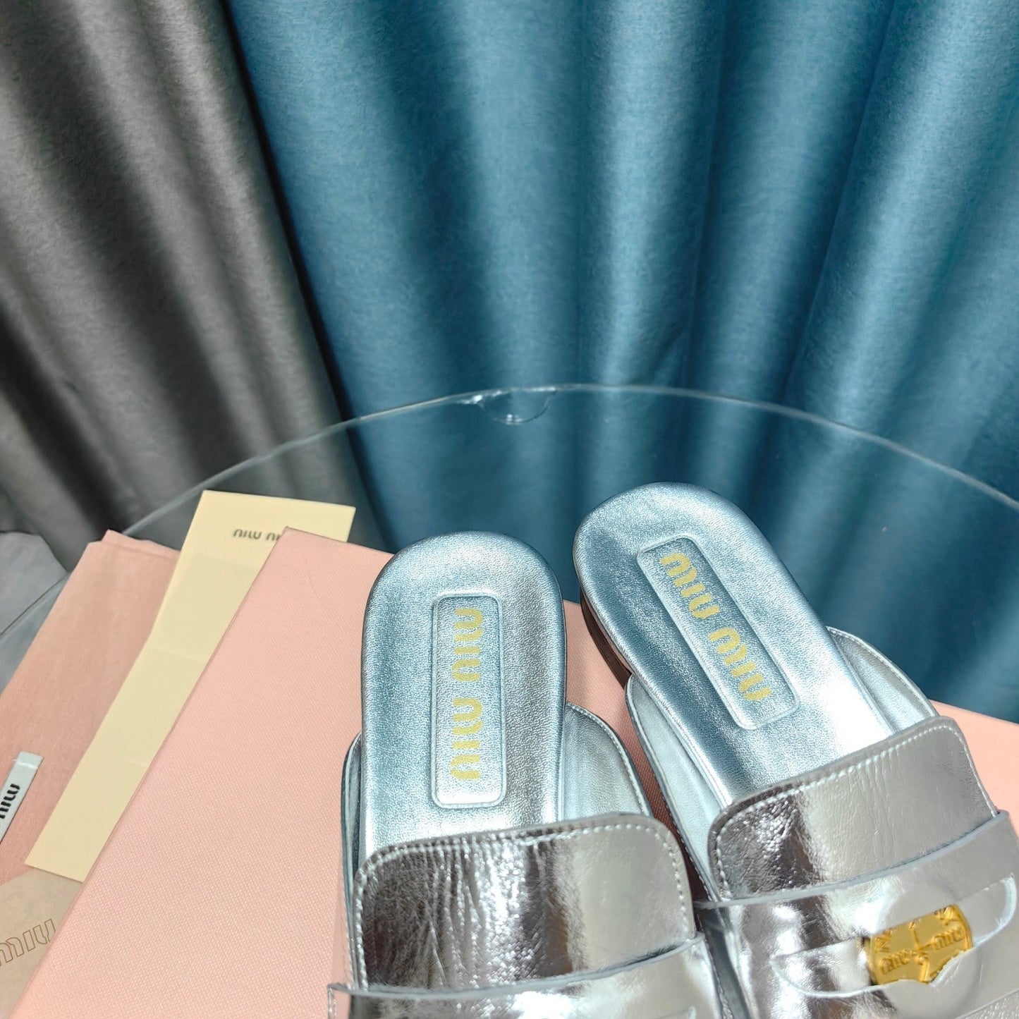 MULES SLIPPERS SILVER COWHIDE WITH GOLD COIN - 35