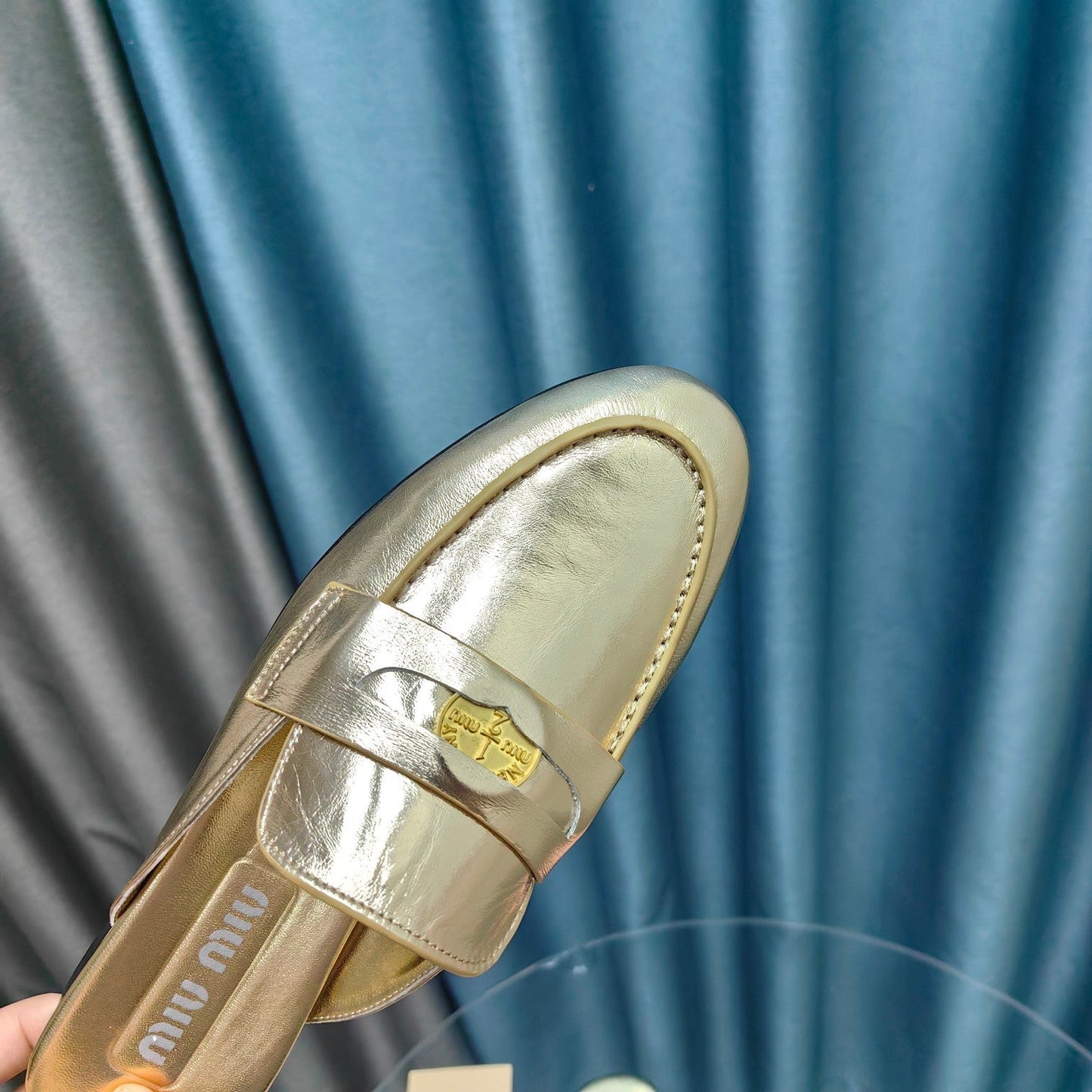 MULES SLIPPERS METALLIC GOLD COWHIDE WITH GOLD COIN - 35