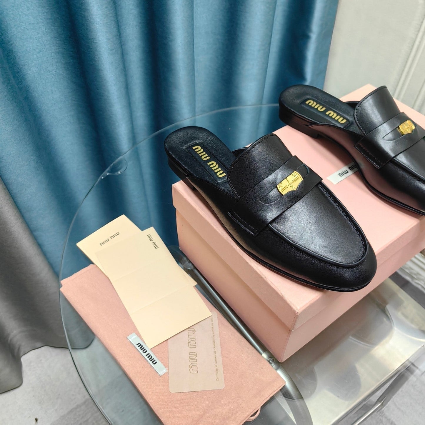 MULES SLIPPERS BLACK COWHIDE WITH GOLD COIN - 35