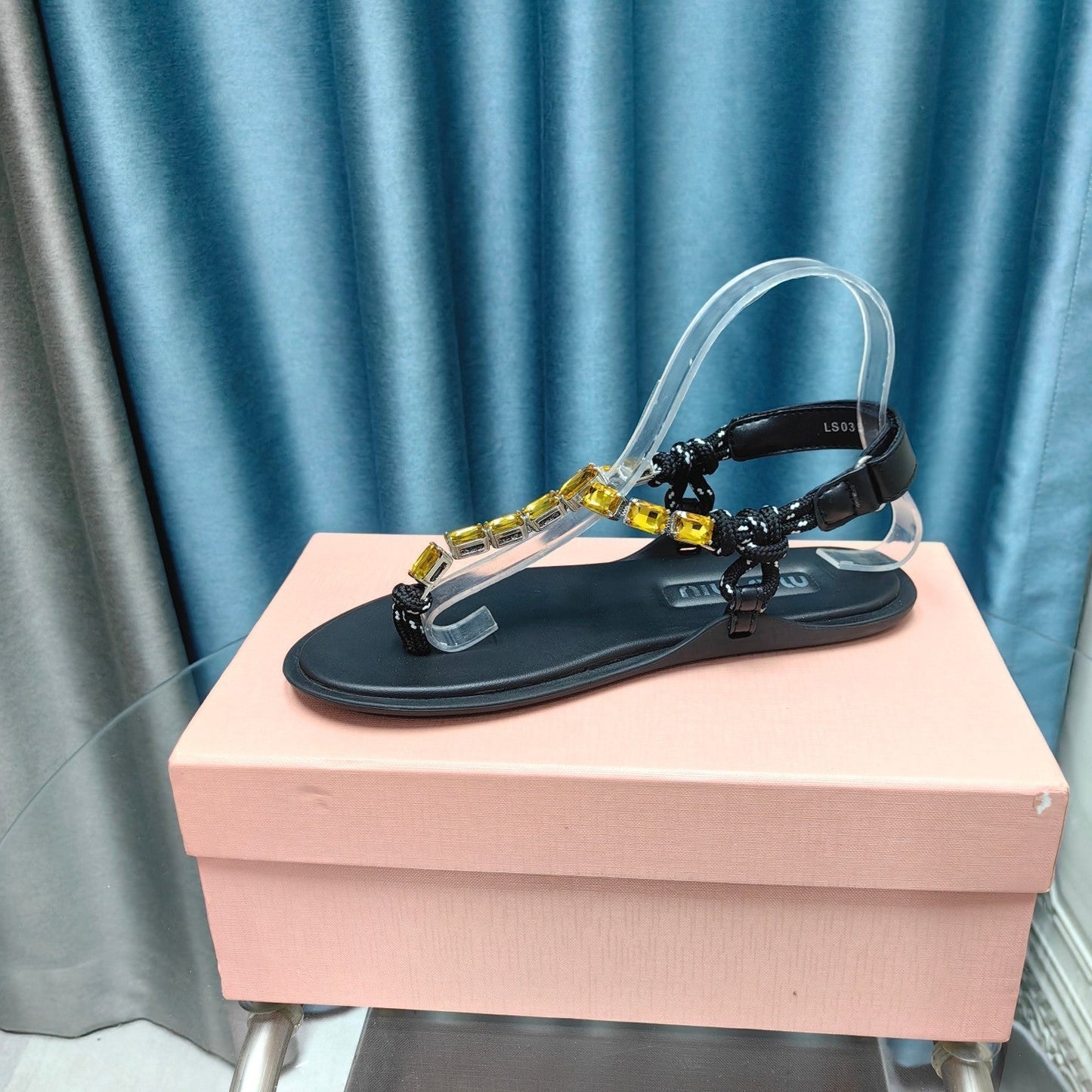 FLIP-FLOPS BLACK COWHIDE WITH CRYSTALS-YELLOW - 34
