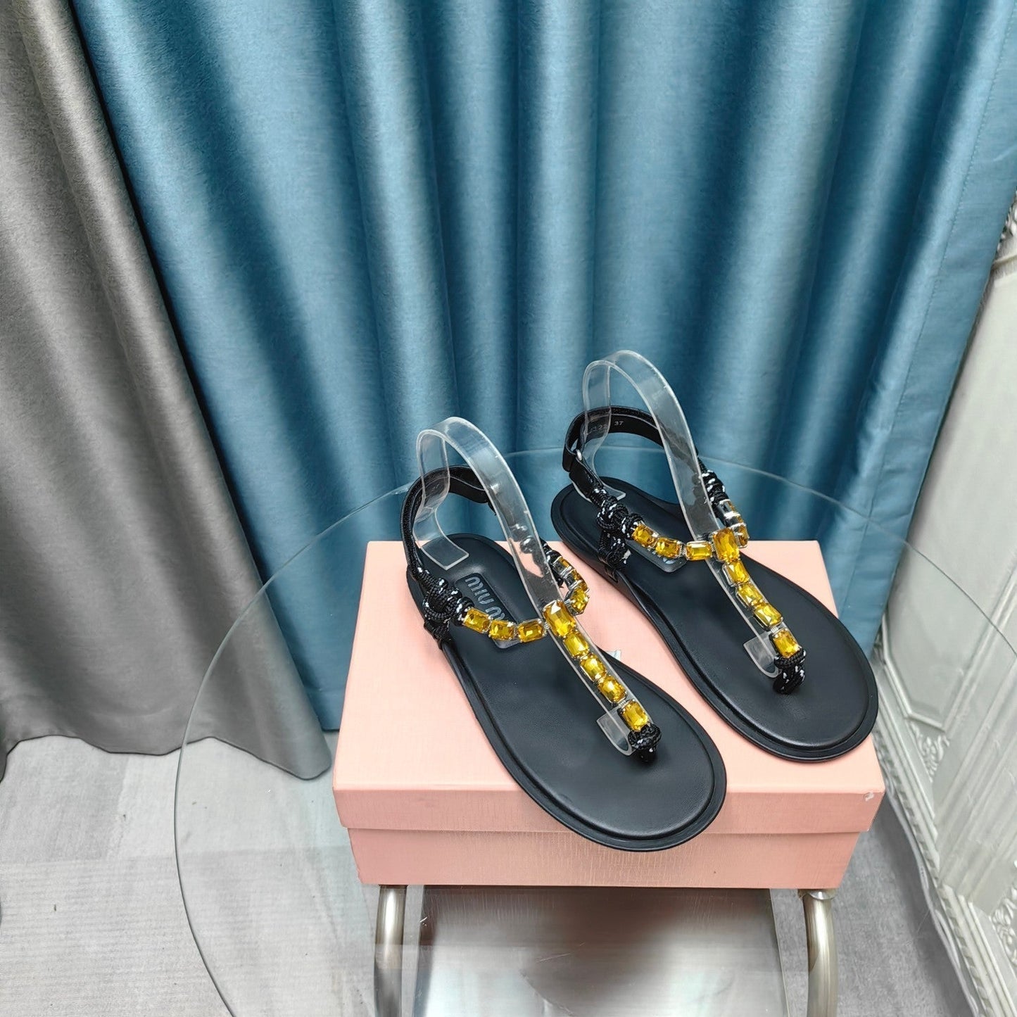 FLIP-FLOPS BLACK COWHIDE WITH CRYSTALS-YELLOW - 34
