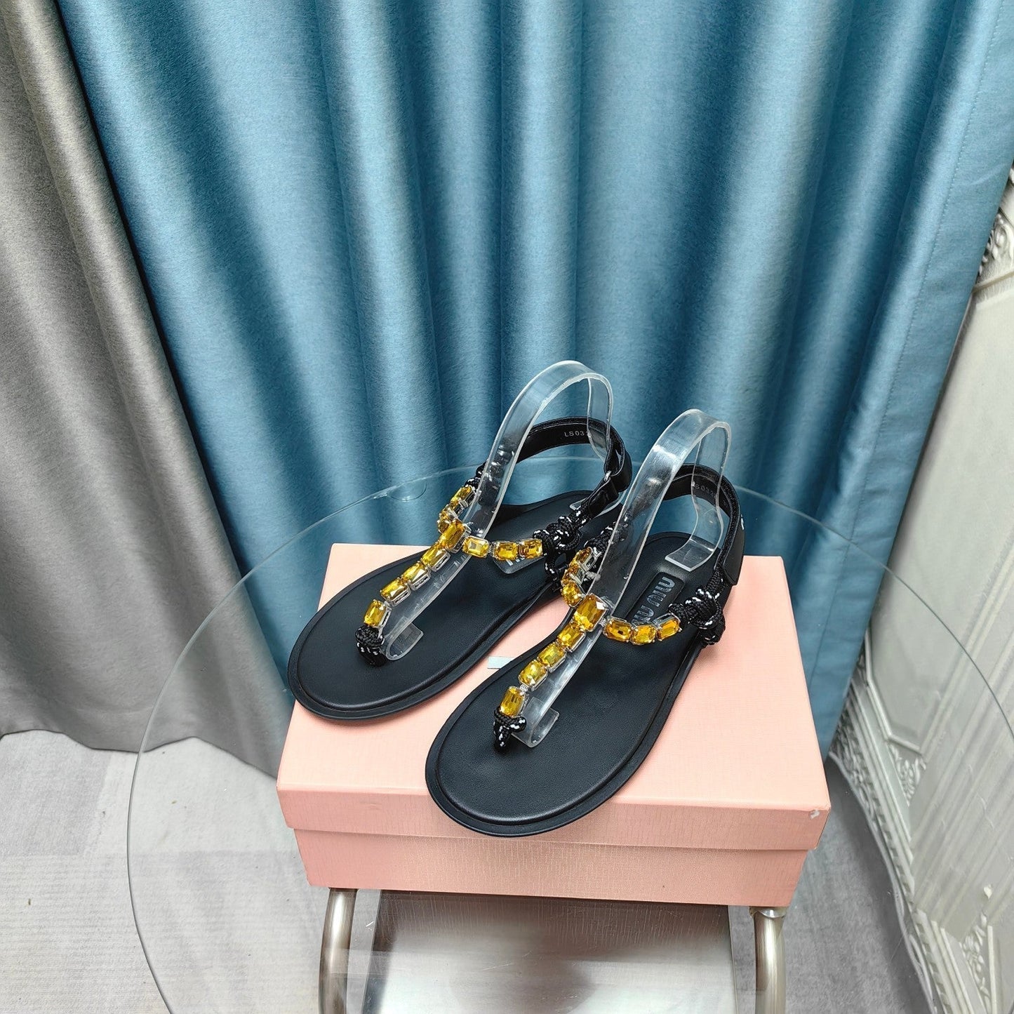 FLIP-FLOPS BLACK COWHIDE WITH CRYSTALS-YELLOW - 34