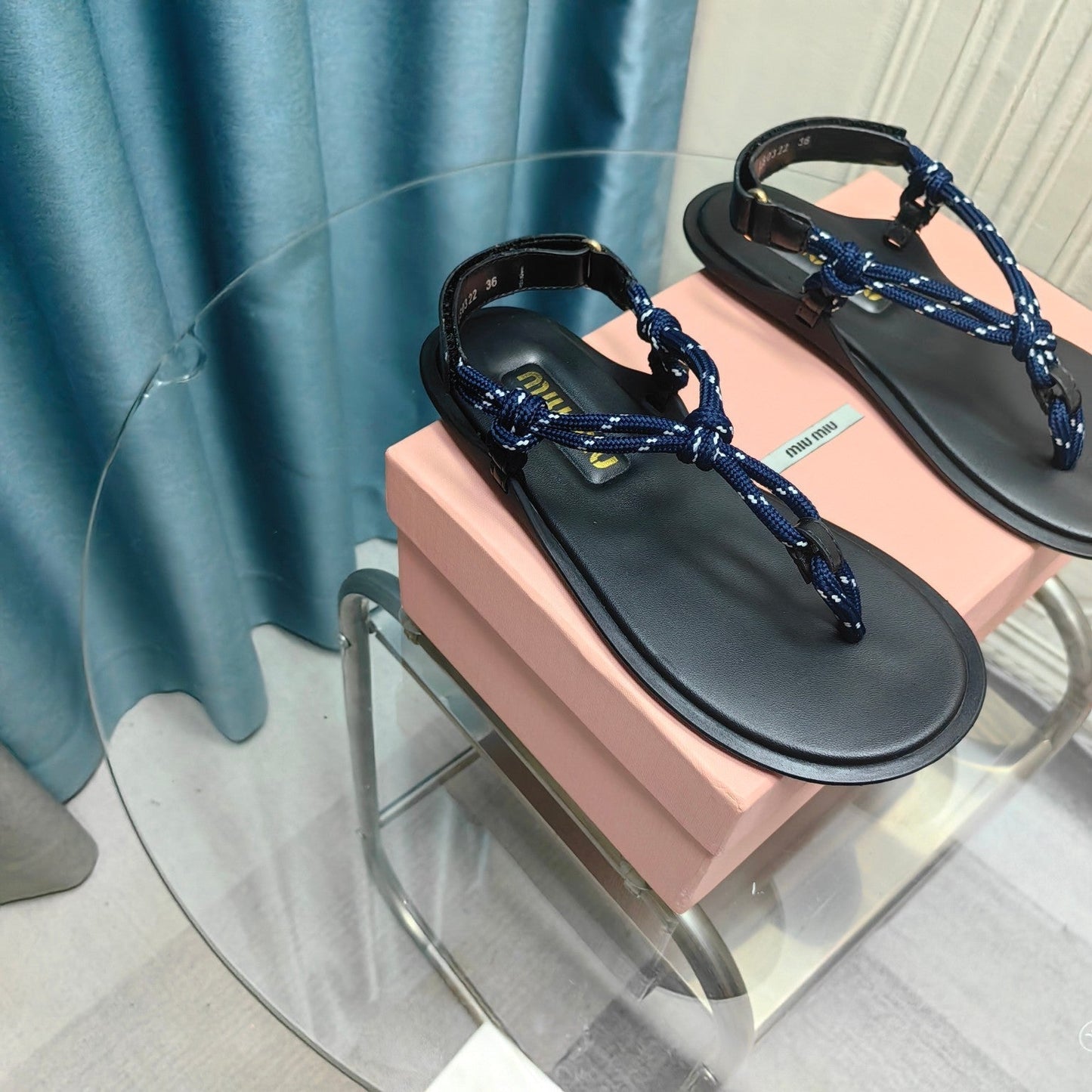 FLIP-FLOPS SANDAL BLACK SHEEPSKIN WITH NAVY STRAP - 34