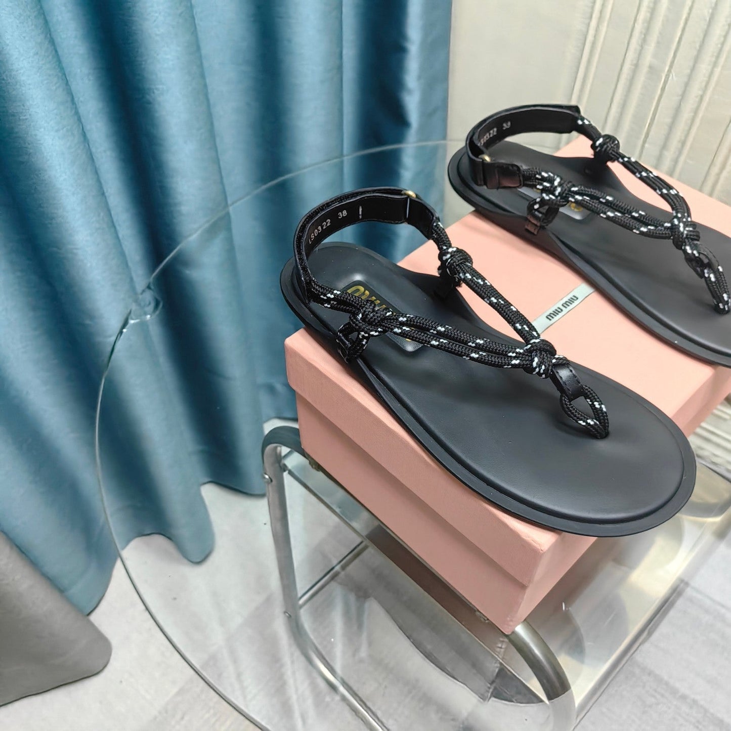 FLIP-FLOPS SANDAL BLACK SHEEPSKIN WITH BLACK STRAP - 34
