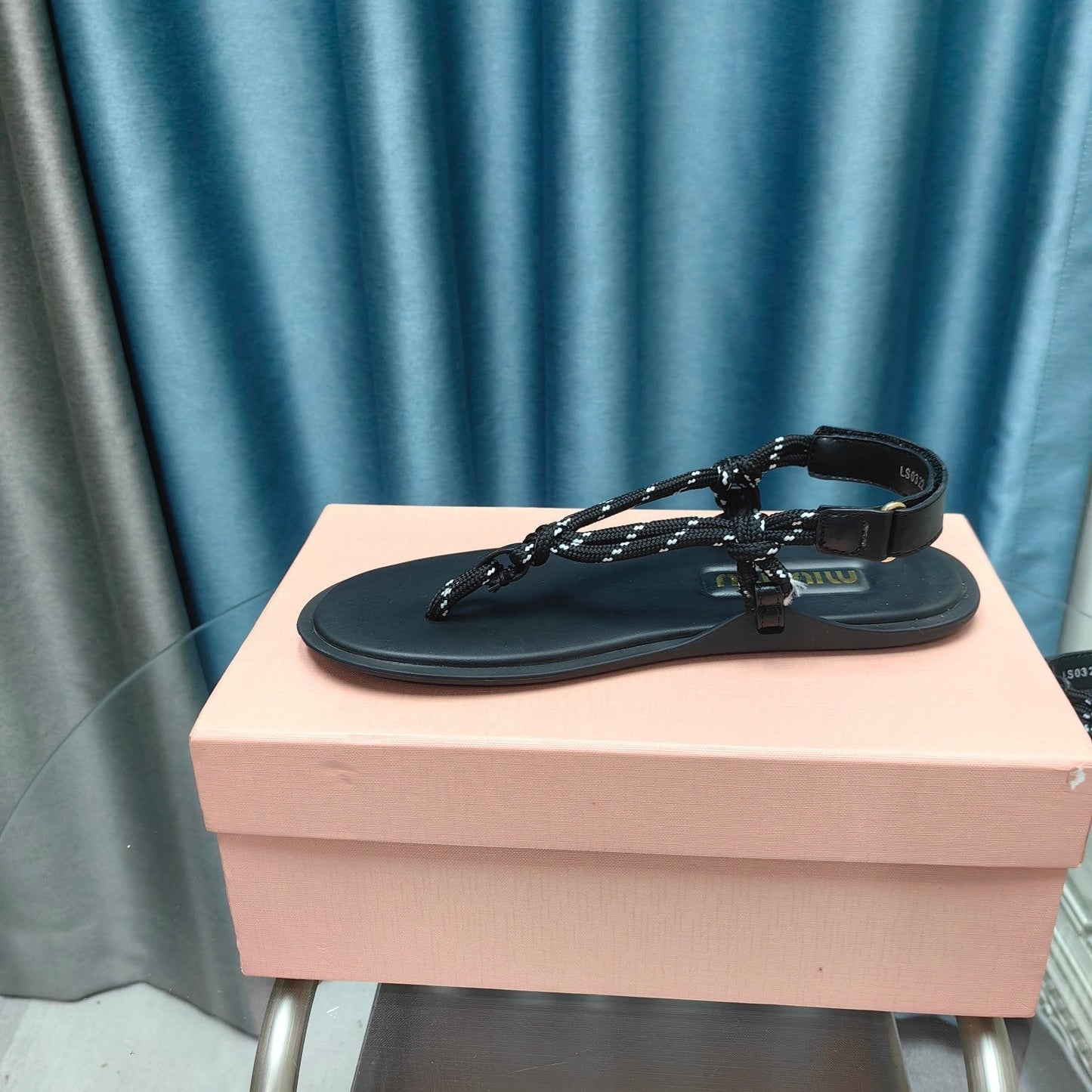 FLIP-FLOPS SANDAL BLACK SHEEPSKIN WITH BLACK STRAP - 34