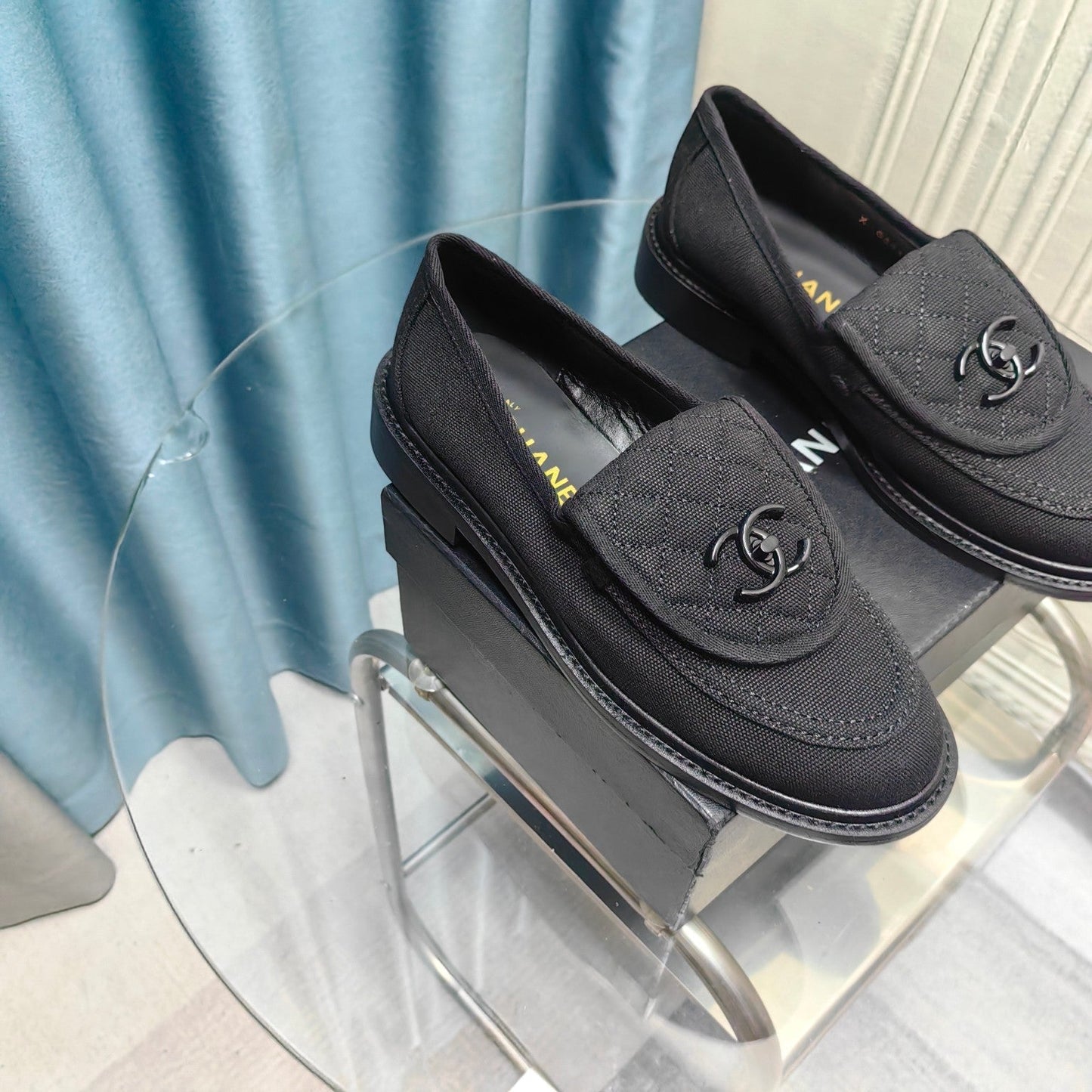 MOCCASINS BLACK QUILTED LAMBSKIN - 35