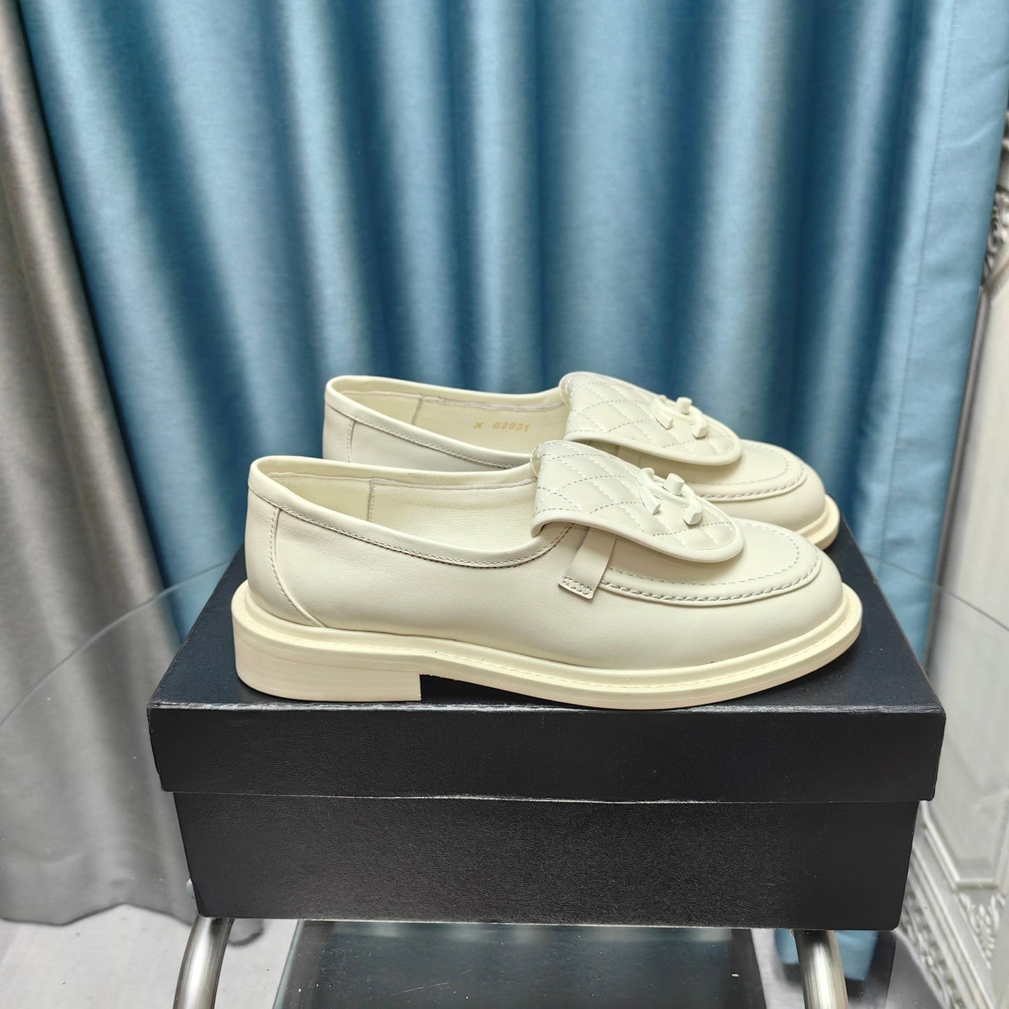 MOCCASINS WHITE QUILTED LAMBSKIN - 35