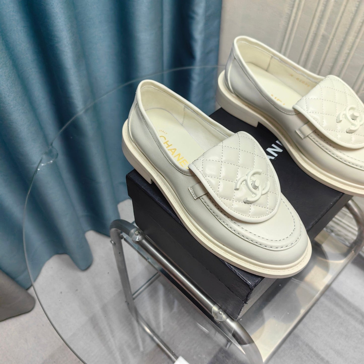 MOCCASINS WHITE QUILTED LAMBSKIN - 35