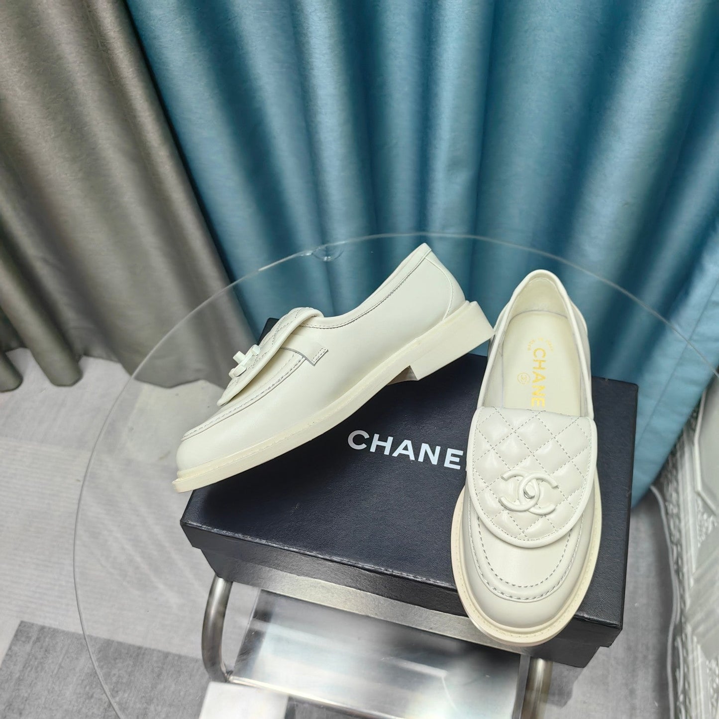 MOCCASINS WHITE QUILTED LAMBSKIN - 35