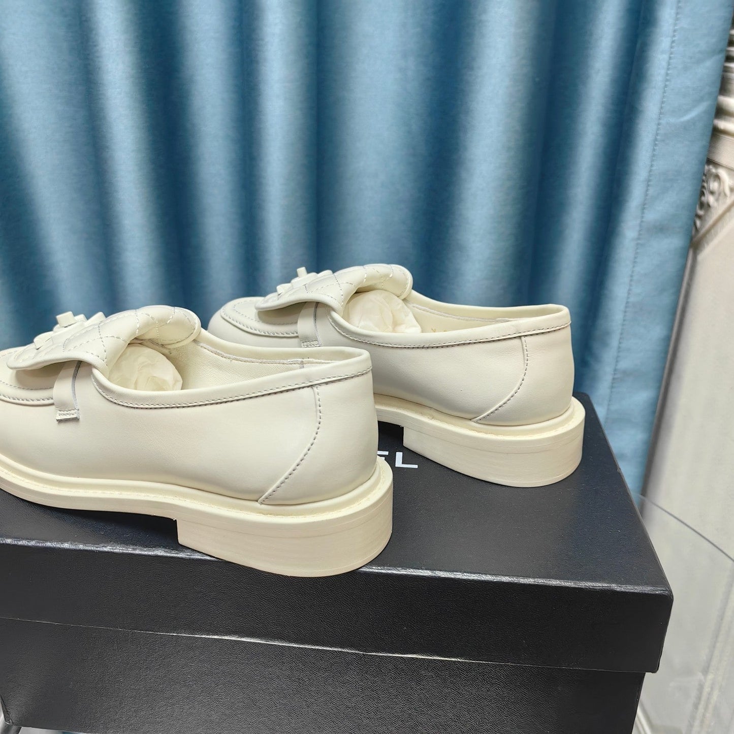 MOCCASINS WHITE QUILTED LAMBSKIN - 35