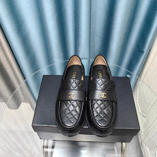 MOCCASINS BLACK QUILTED CALFSKIN - 35