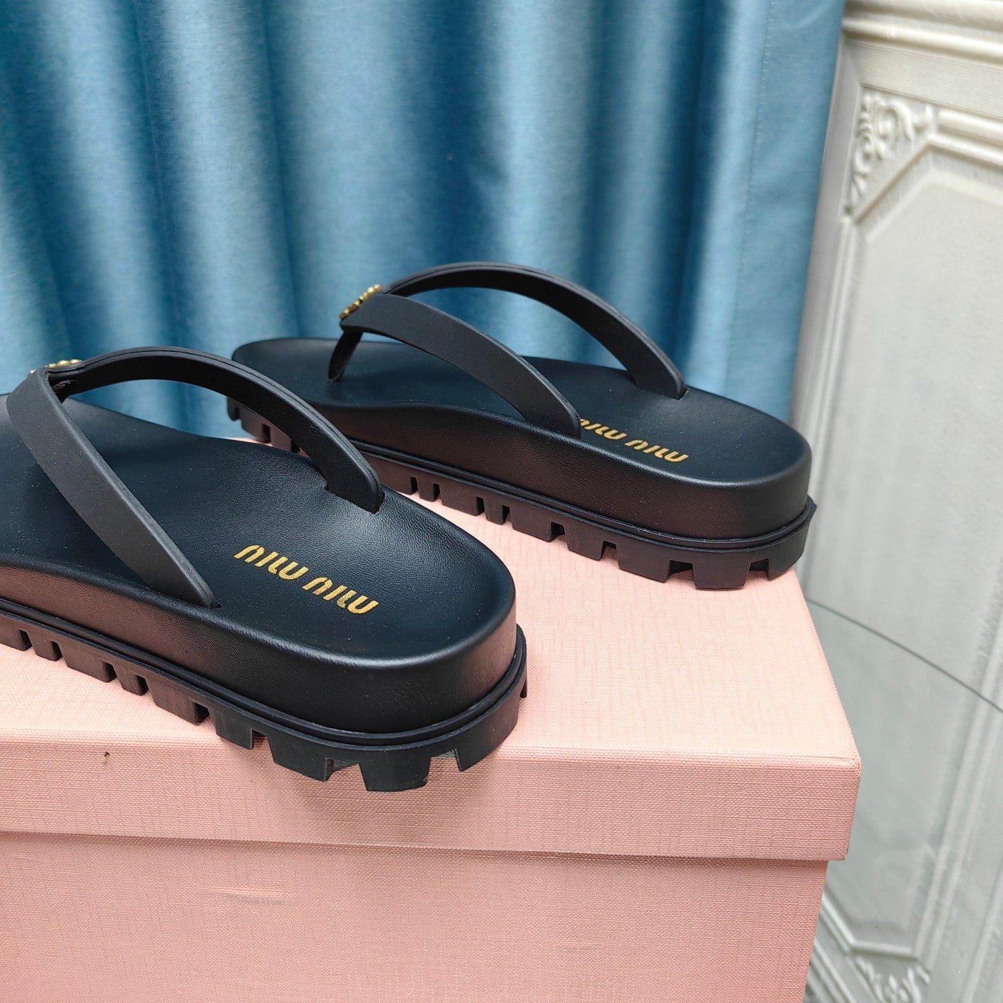 Flip Flop Sandals Black Calfskin - 34