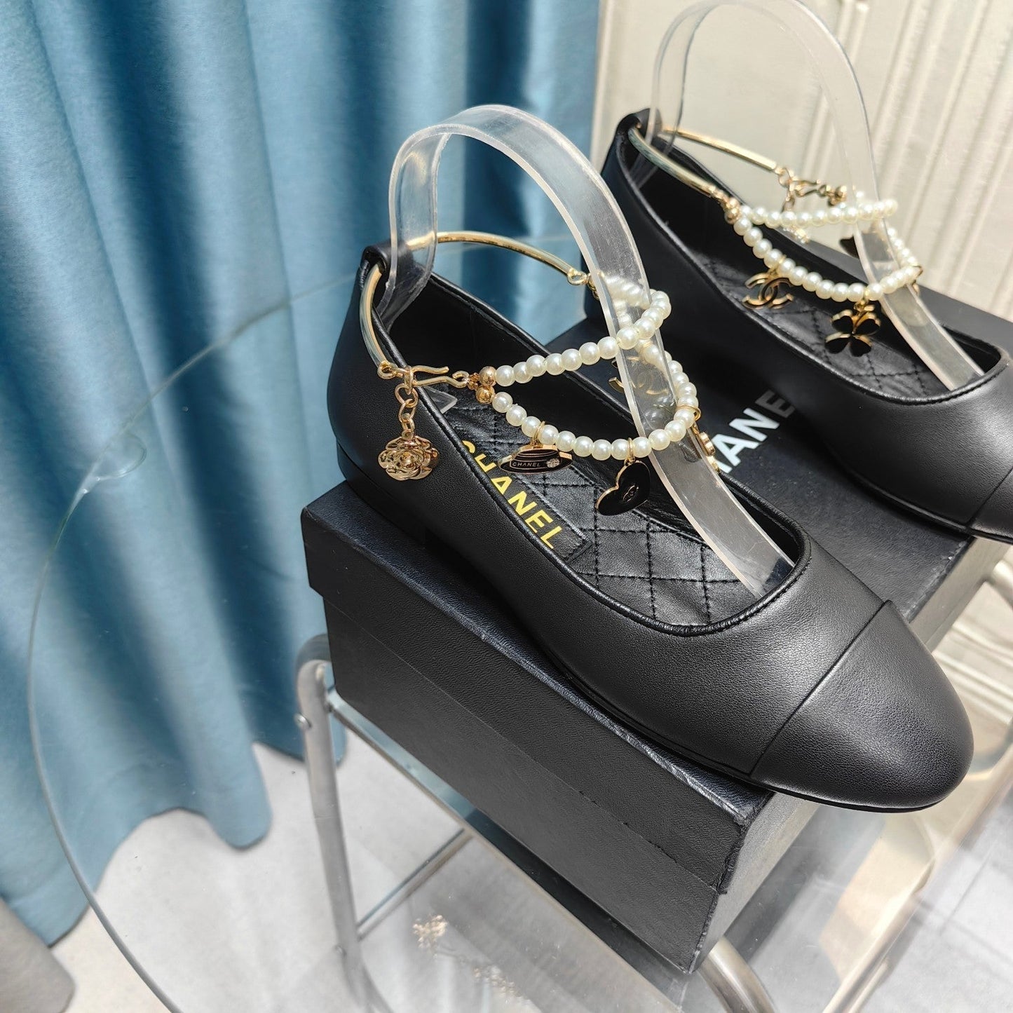 MARY JANE WITH PEARL STRAP IN BLACK LAMBSKIN - 35