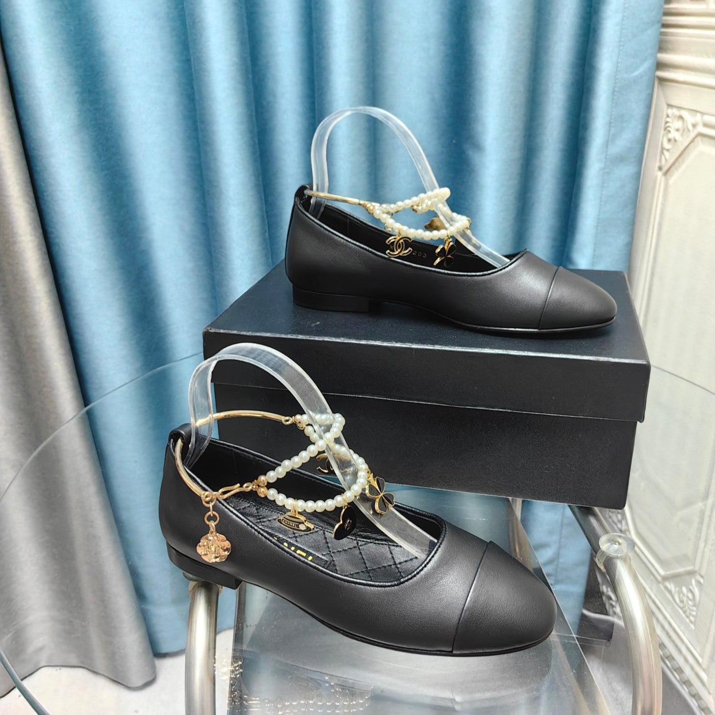 MARY JANE WITH PEARL STRAP IN BLACK LAMBSKIN - 35