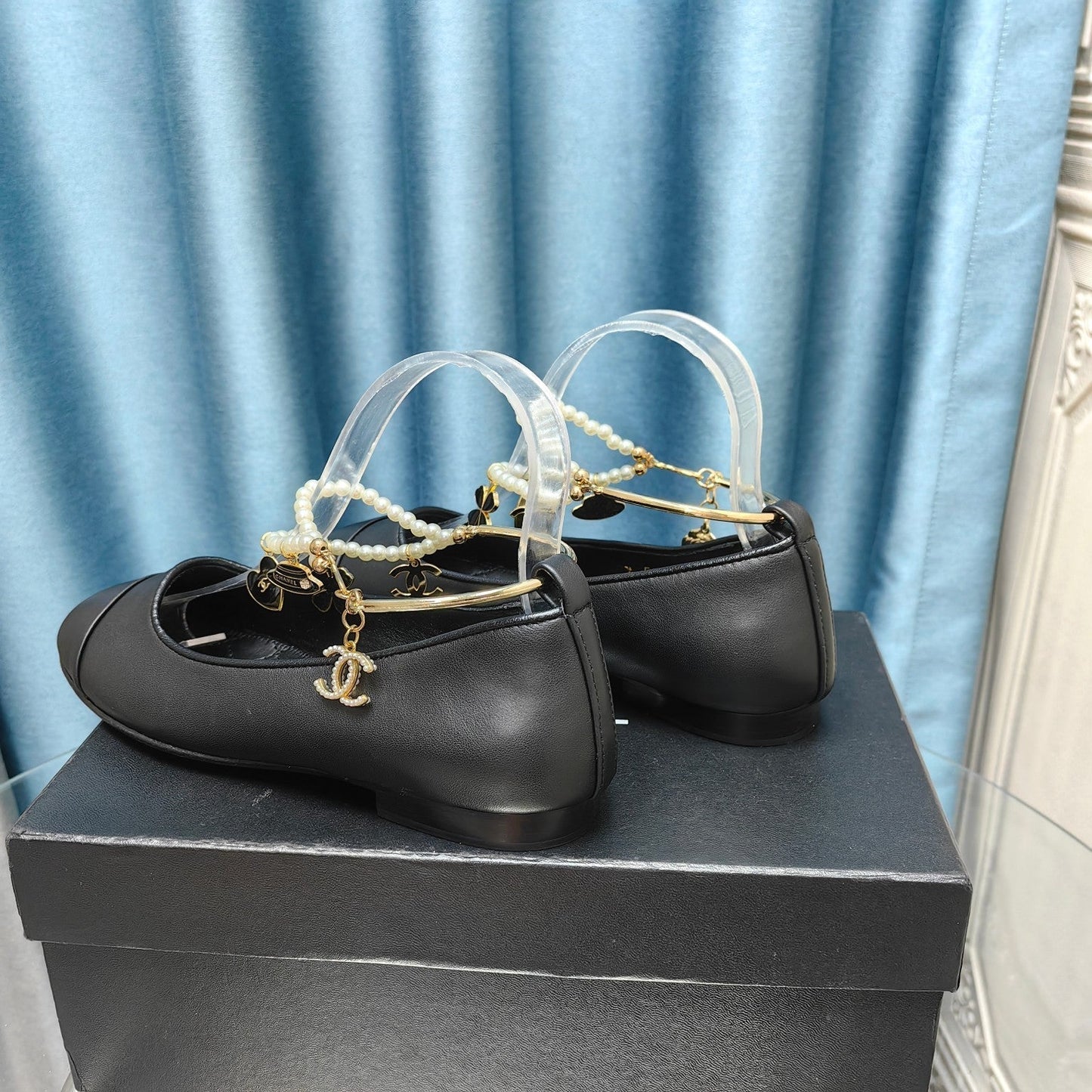 MARY JANE WITH PEARL STRAP IN BLACK LAMBSKIN - 35