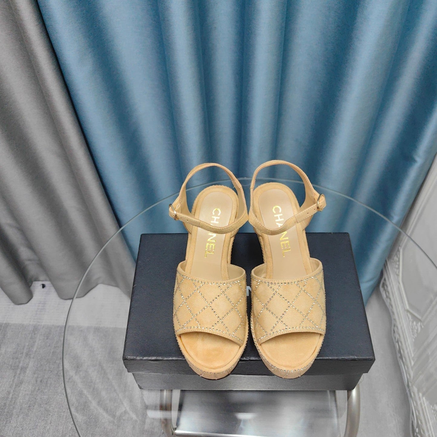 THICK-SOLED WEDGE SANDALS IN BEIGE CREAM SUEDE - 35
