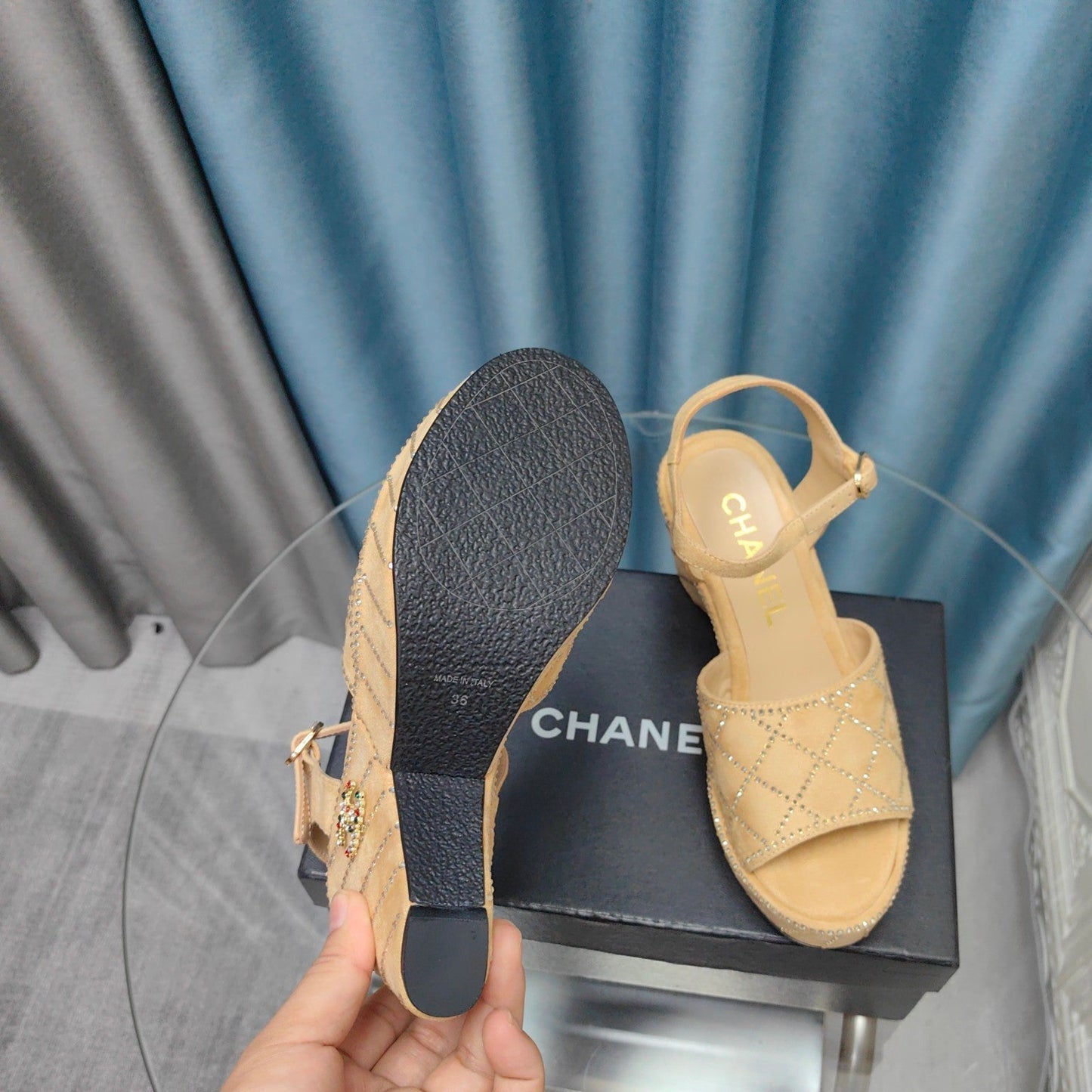 THICK-SOLED WEDGE SANDALS IN BEIGE CREAM SUEDE - 35