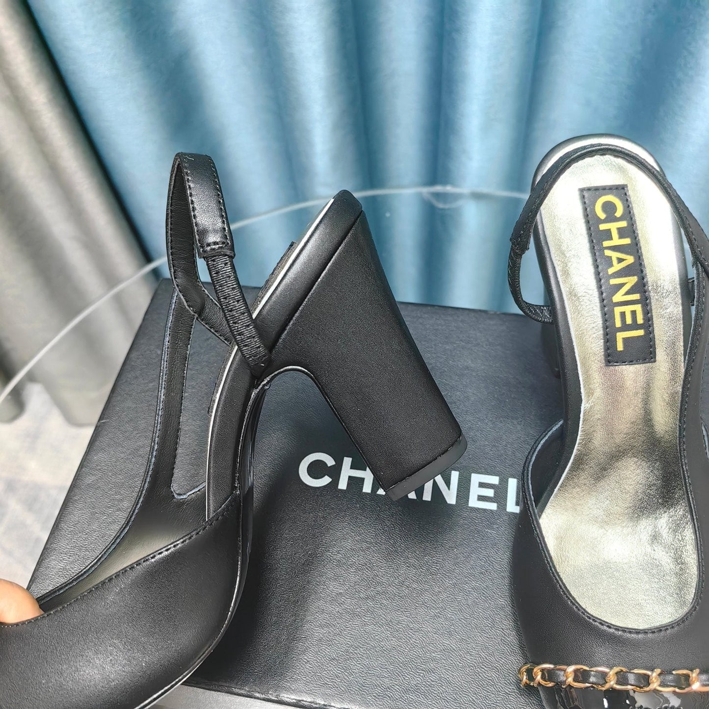 HIGH SLINGBACKS IN BLACK LAMBSKIN - 34
